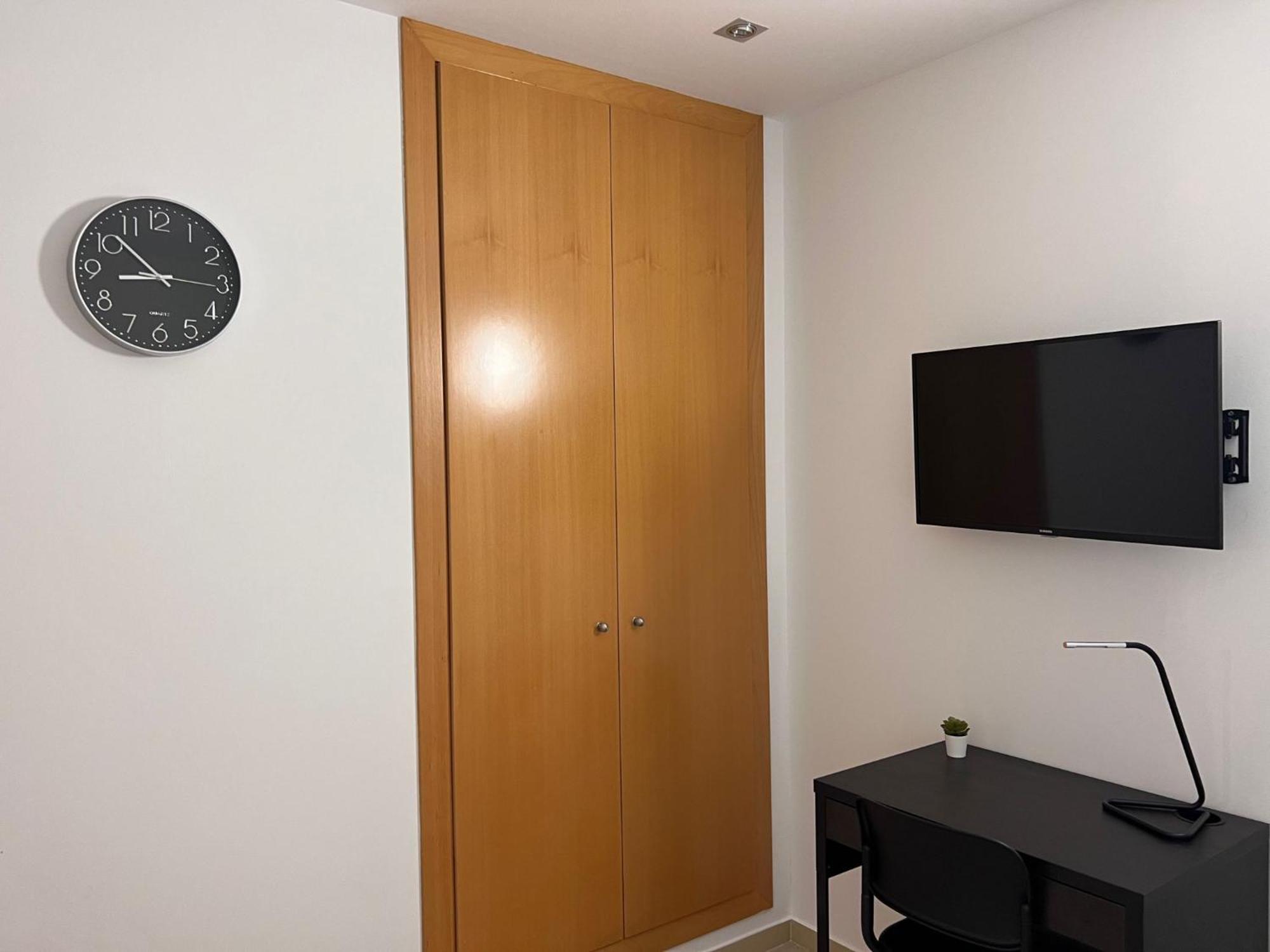 Fira Gran Via 2 - Private Rooms In A Shared Apartment - Habitaciones Privadas En Apartamento Compartido L’Hospitalet de Llobregat Exterior foto