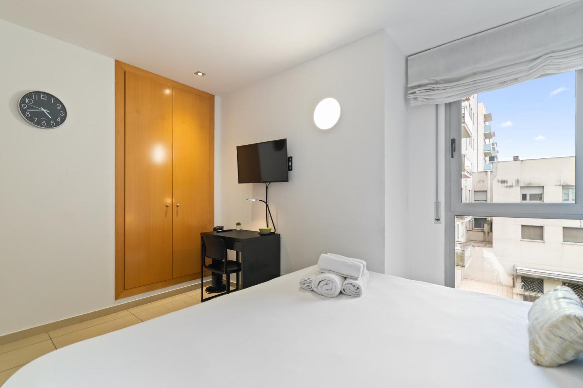 Fira Gran Via 2 - Private Rooms In A Shared Apartment - Habitaciones Privadas En Apartamento Compartido L’Hospitalet de Llobregat Exterior foto